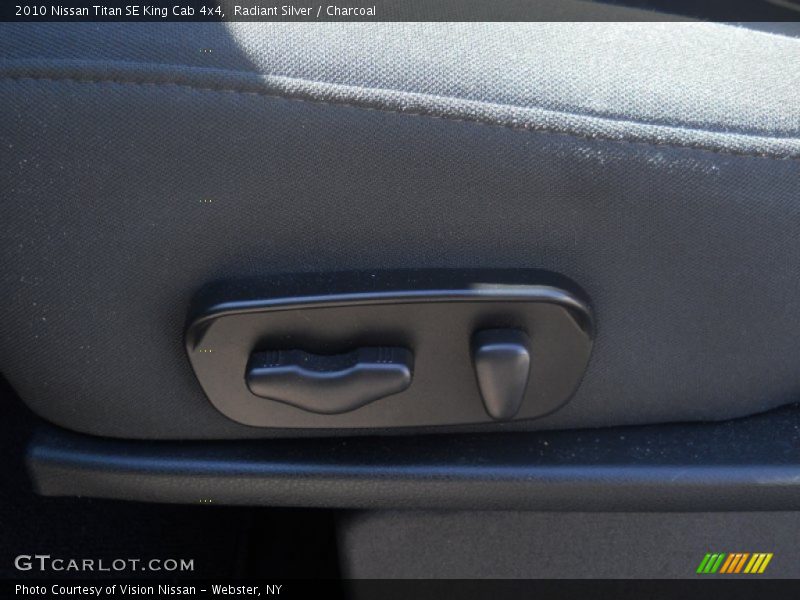 Radiant Silver / Charcoal 2010 Nissan Titan SE King Cab 4x4