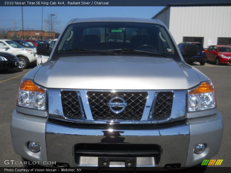Radiant Silver / Charcoal 2010 Nissan Titan SE King Cab 4x4