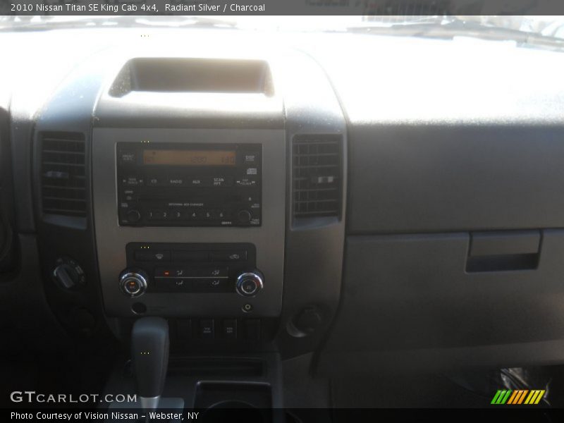 Radiant Silver / Charcoal 2010 Nissan Titan SE King Cab 4x4