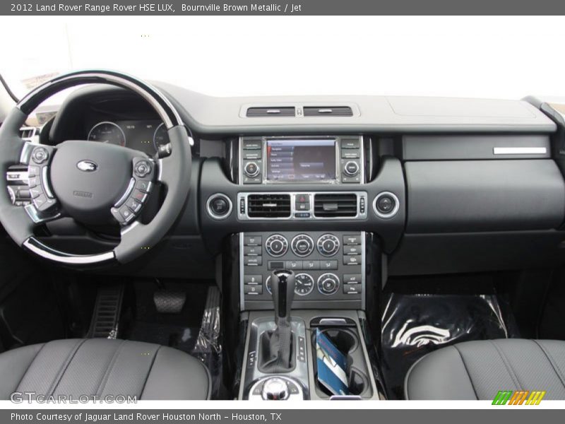 Dashboard of 2012 Range Rover HSE LUX