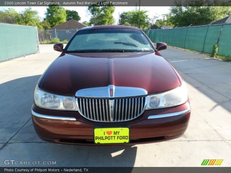 Autumn Red Metallic / Light Parchment 2000 Lincoln Town Car Signature