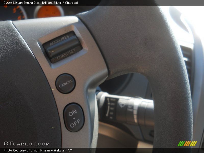 Brilliant Silver / Charcoal 2009 Nissan Sentra 2.0