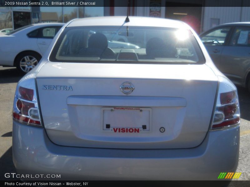 Brilliant Silver / Charcoal 2009 Nissan Sentra 2.0