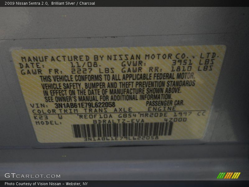 Brilliant Silver / Charcoal 2009 Nissan Sentra 2.0