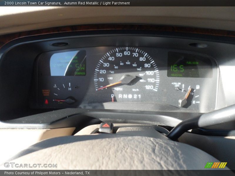 Autumn Red Metallic / Light Parchment 2000 Lincoln Town Car Signature