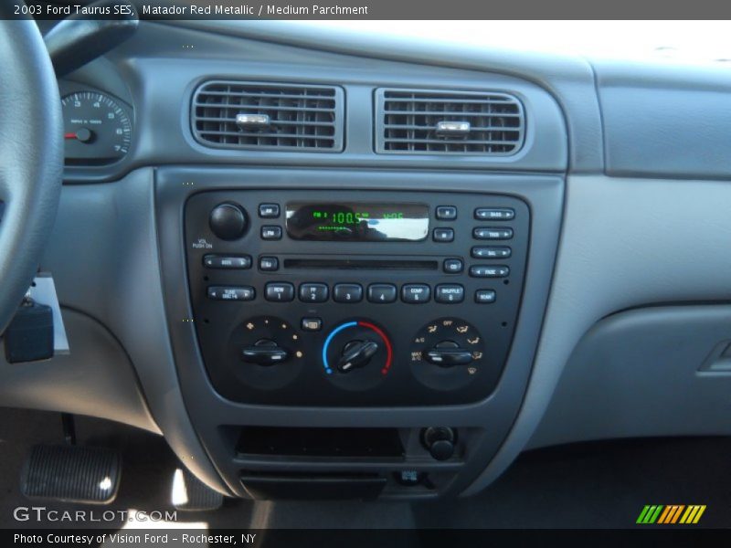 Matador Red Metallic / Medium Parchment 2003 Ford Taurus SES