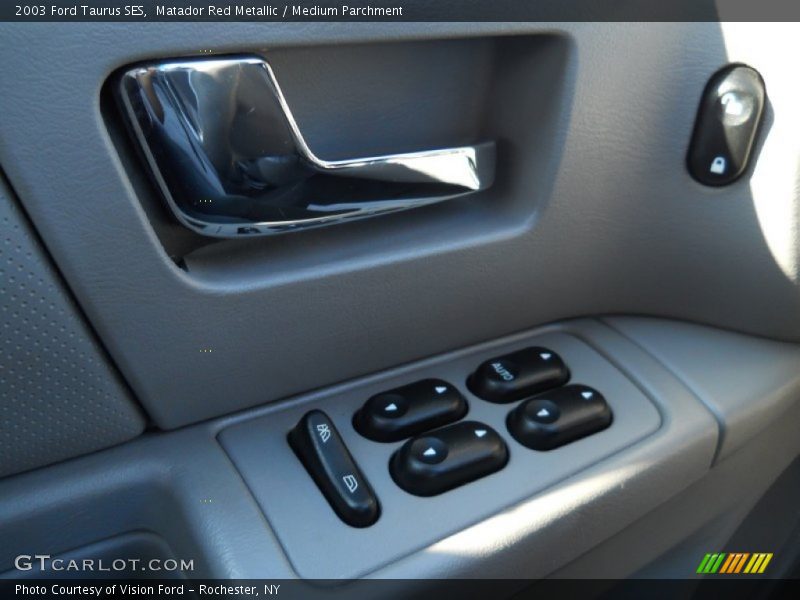 Matador Red Metallic / Medium Parchment 2003 Ford Taurus SES