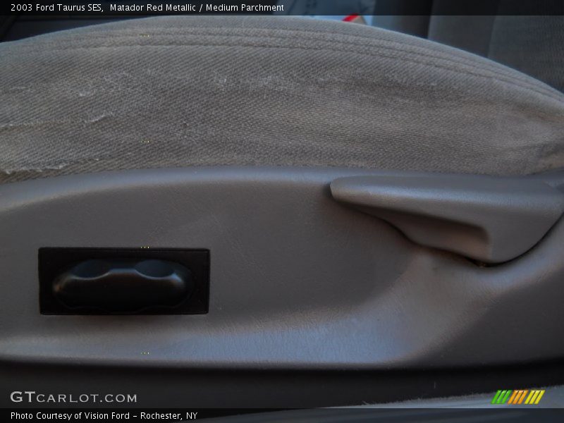 Matador Red Metallic / Medium Parchment 2003 Ford Taurus SES