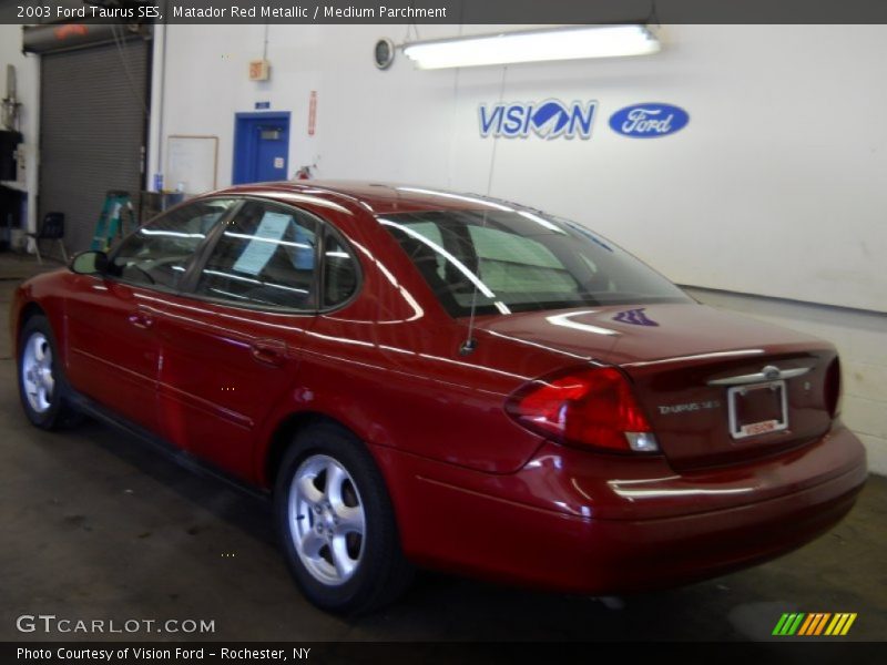 Matador Red Metallic / Medium Parchment 2003 Ford Taurus SES