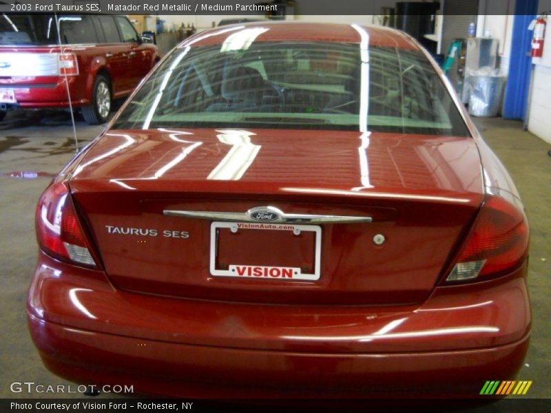 Matador Red Metallic / Medium Parchment 2003 Ford Taurus SES