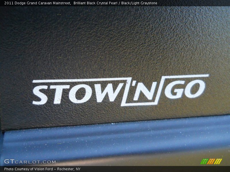 Brilliant Black Crystal Pearl / Black/Light Graystone 2011 Dodge Grand Caravan Mainstreet