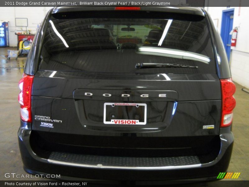 Brilliant Black Crystal Pearl / Black/Light Graystone 2011 Dodge Grand Caravan Mainstreet