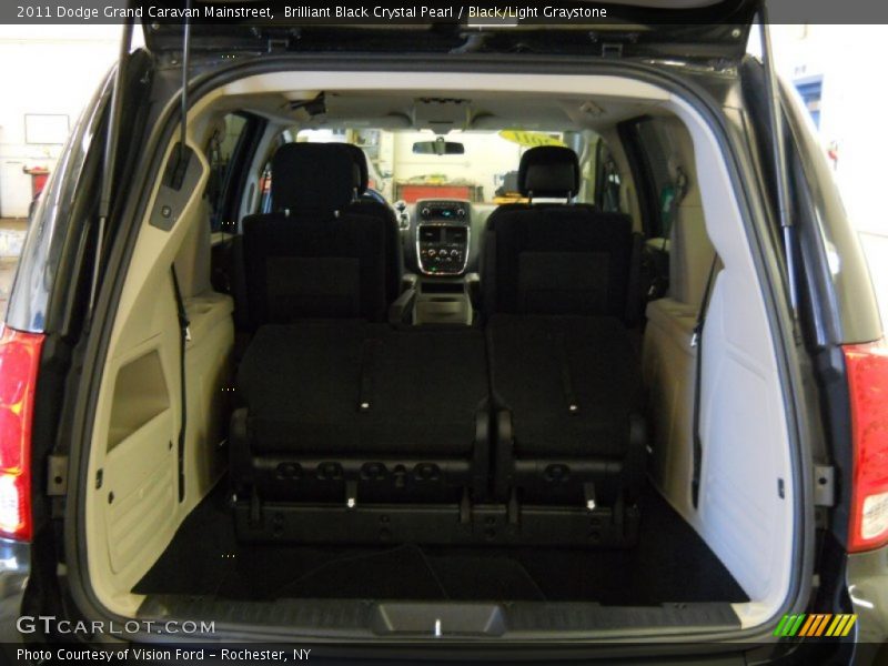 Brilliant Black Crystal Pearl / Black/Light Graystone 2011 Dodge Grand Caravan Mainstreet