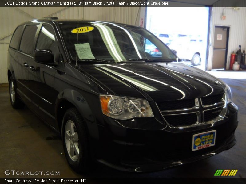 Brilliant Black Crystal Pearl / Black/Light Graystone 2011 Dodge Grand Caravan Mainstreet