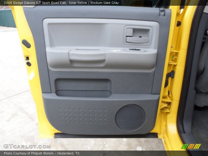 Door Panel of 2006 Dakota SLT Sport Quad Cab