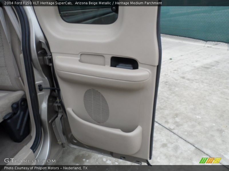 Arizona Beige Metallic / Heritage Medium Parchment 2004 Ford F150 XLT Heritage SuperCab
