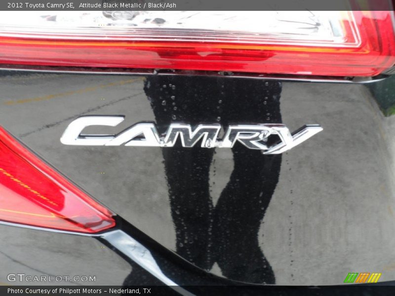 Attitude Black Metallic / Black/Ash 2012 Toyota Camry SE