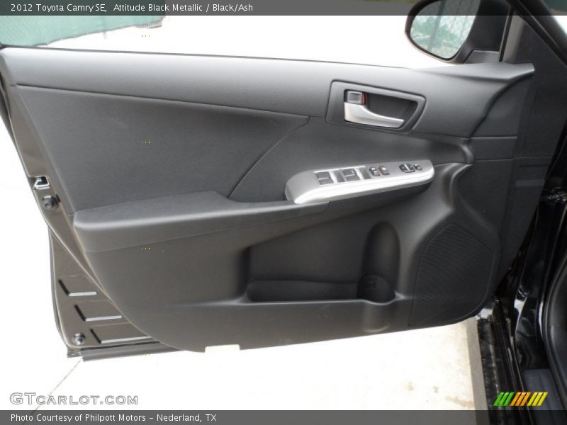 Attitude Black Metallic / Black/Ash 2012 Toyota Camry SE