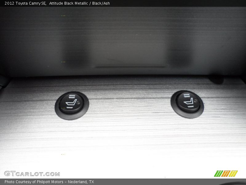 Attitude Black Metallic / Black/Ash 2012 Toyota Camry SE