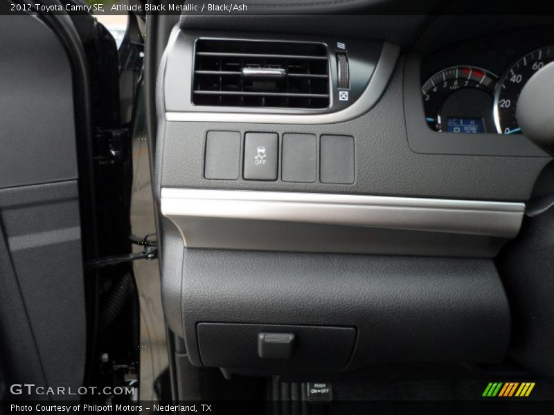 Attitude Black Metallic / Black/Ash 2012 Toyota Camry SE