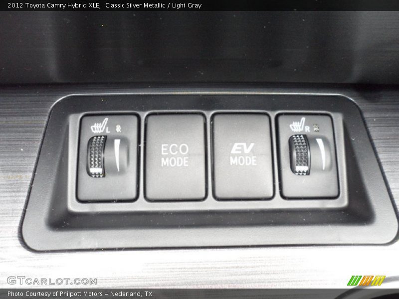 Classic Silver Metallic / Light Gray 2012 Toyota Camry Hybrid XLE