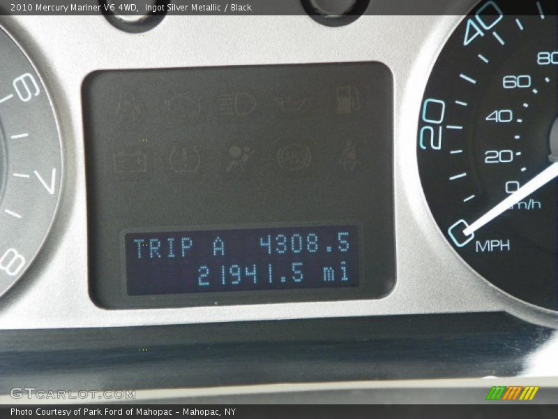 Ingot Silver Metallic / Black 2010 Mercury Mariner V6 4WD