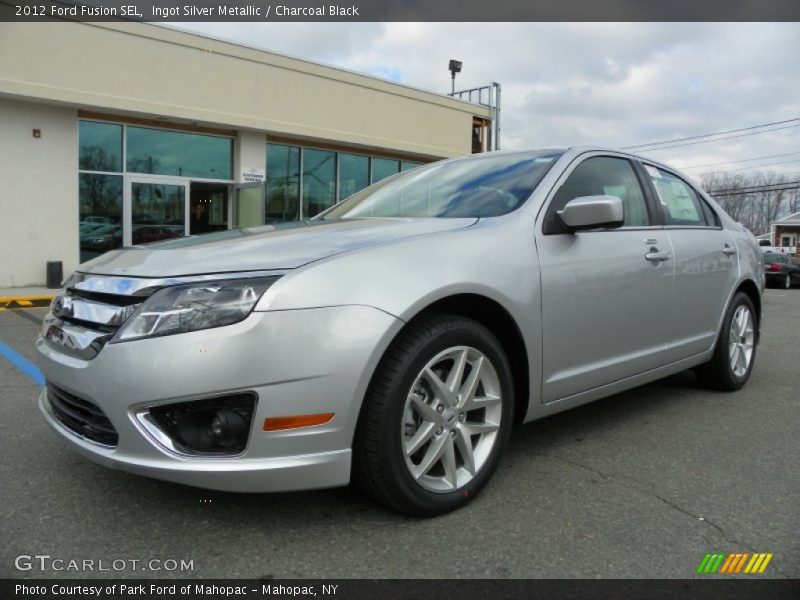 Front 3/4 View of 2012 Fusion SEL