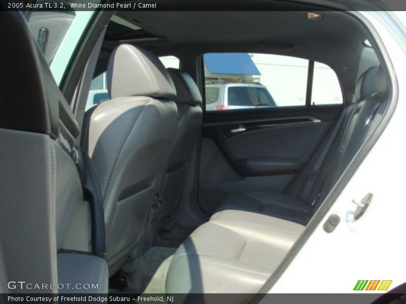 White Diamond Pearl / Camel 2005 Acura TL 3.2