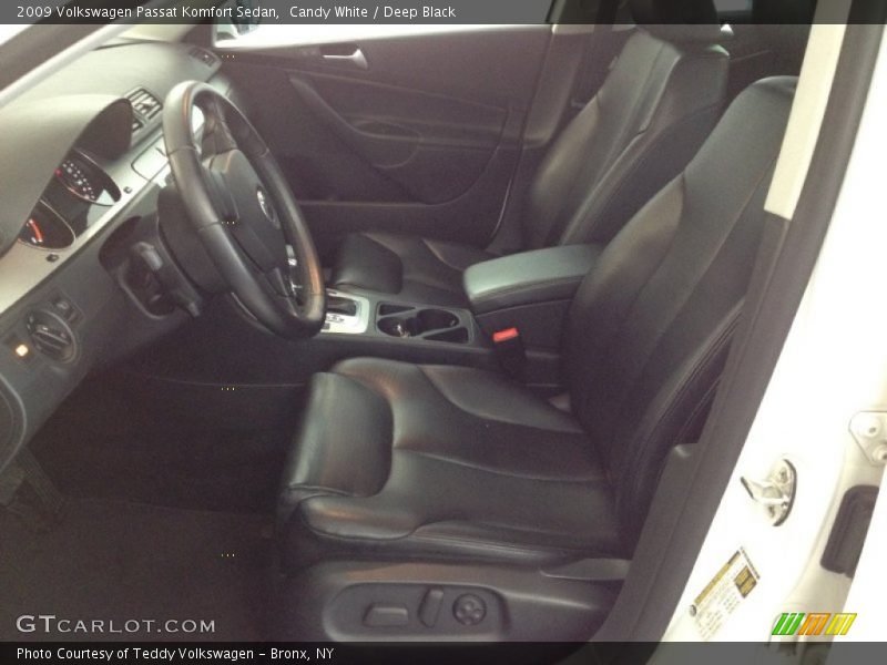 Candy White / Deep Black 2009 Volkswagen Passat Komfort Sedan