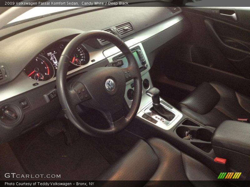 Candy White / Deep Black 2009 Volkswagen Passat Komfort Sedan