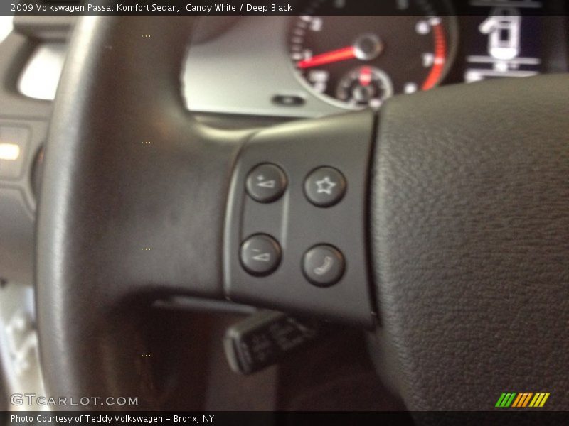 Candy White / Deep Black 2009 Volkswagen Passat Komfort Sedan