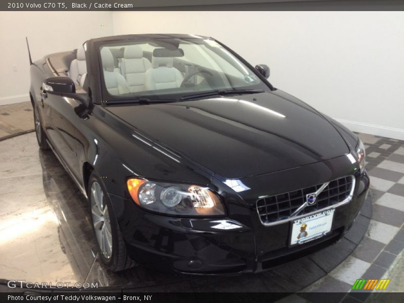 Black / Cacite Cream 2010 Volvo C70 T5