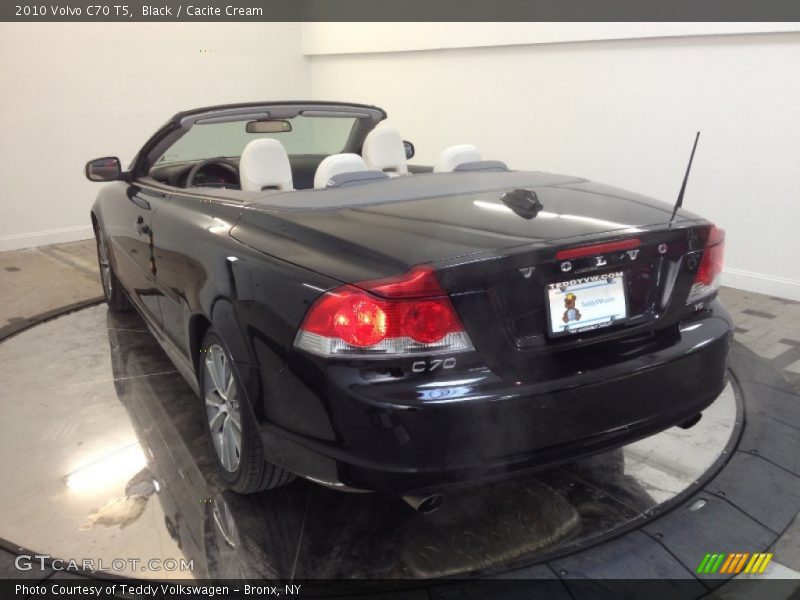 Black / Cacite Cream 2010 Volvo C70 T5
