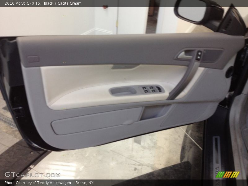 Black / Cacite Cream 2010 Volvo C70 T5