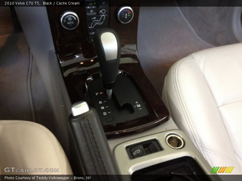 Black / Cacite Cream 2010 Volvo C70 T5