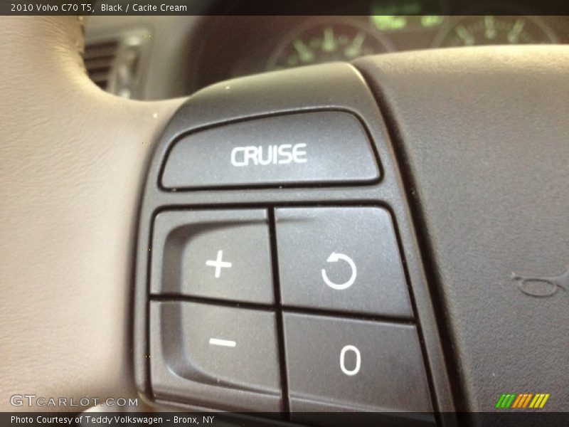 Black / Cacite Cream 2010 Volvo C70 T5