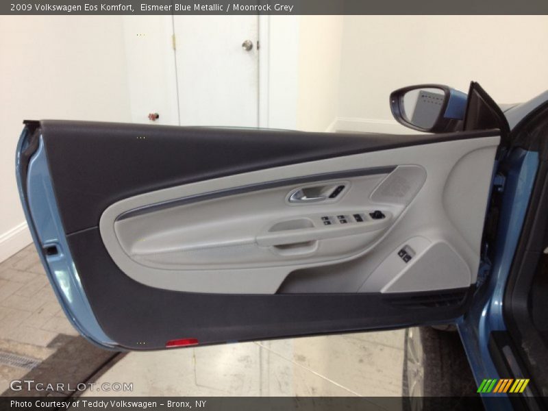 Eismeer Blue Metallic / Moonrock Grey 2009 Volkswagen Eos Komfort
