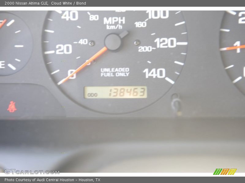 Cloud White / Blond 2000 Nissan Altima GLE