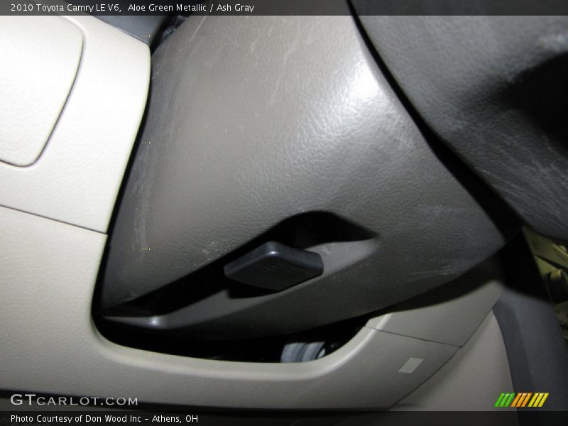 Aloe Green Metallic / Ash Gray 2010 Toyota Camry LE V6