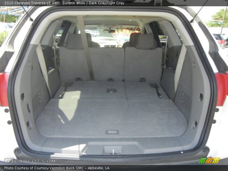 Summit White / Dark Gray/Light Gray 2010 Chevrolet Traverse LT AWD