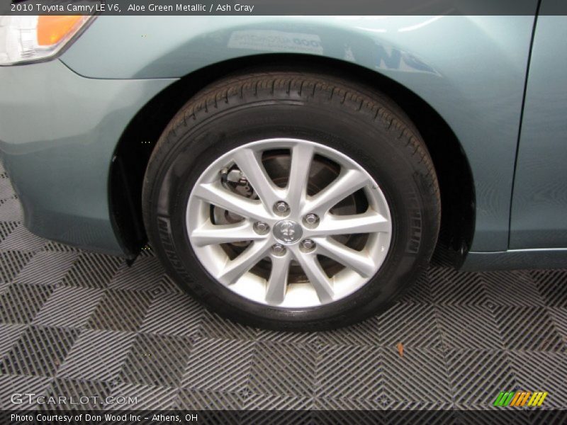 Aloe Green Metallic / Ash Gray 2010 Toyota Camry LE V6