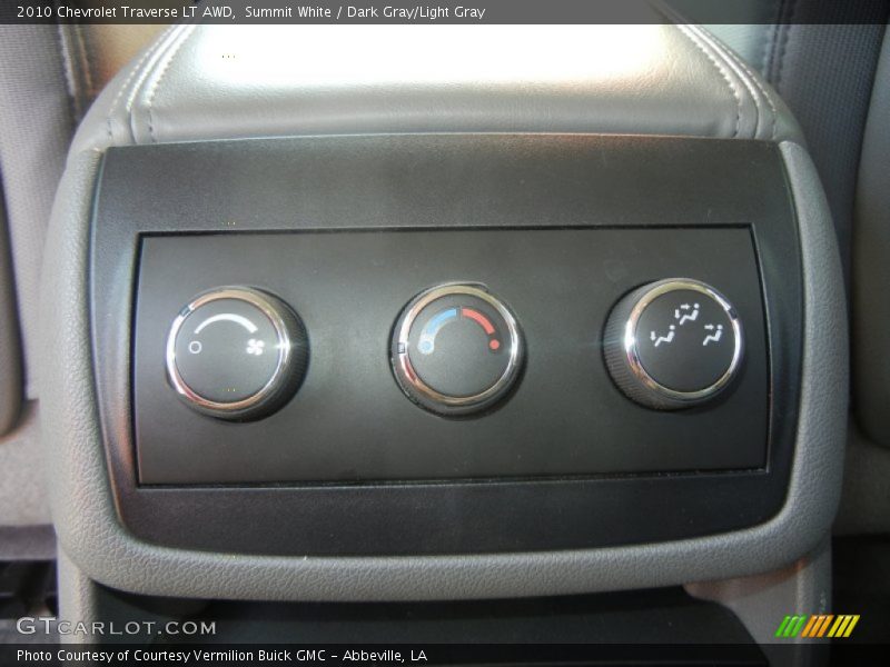 Summit White / Dark Gray/Light Gray 2010 Chevrolet Traverse LT AWD