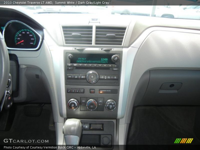 Summit White / Dark Gray/Light Gray 2010 Chevrolet Traverse LT AWD