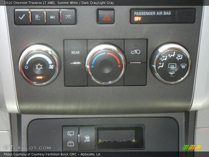 Summit White / Dark Gray/Light Gray 2010 Chevrolet Traverse LT AWD
