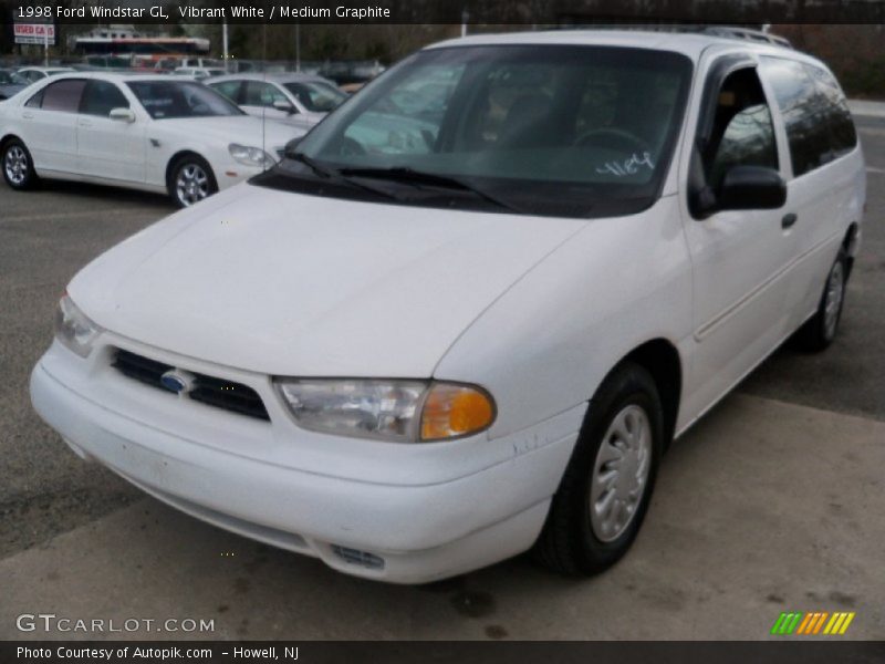 Vibrant White / Medium Graphite 1998 Ford Windstar GL