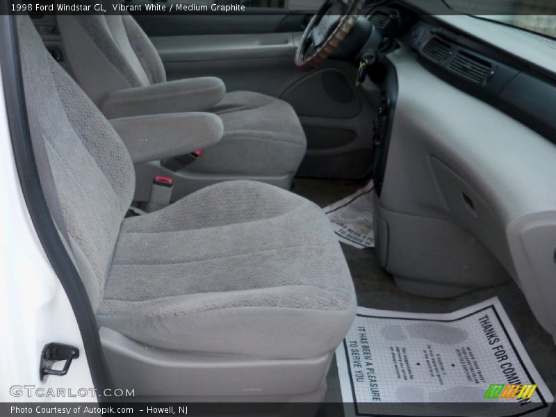 Vibrant White / Medium Graphite 1998 Ford Windstar GL