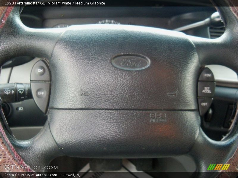 Vibrant White / Medium Graphite 1998 Ford Windstar GL