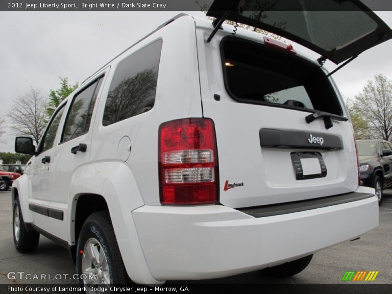 Bright White / Dark Slate Gray 2012 Jeep Liberty Sport