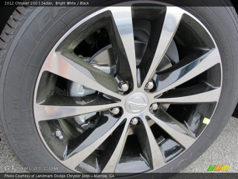  2012 200 S Sedan Wheel