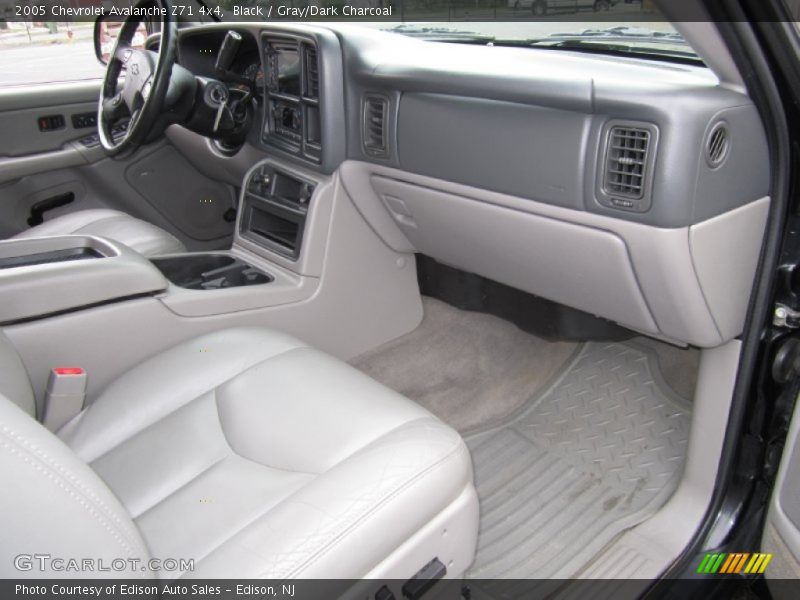 Black / Gray/Dark Charcoal 2005 Chevrolet Avalanche Z71 4x4